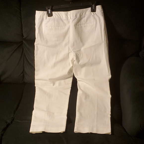 White Capri Pants Size 8 Apt. 9 Modern Fit Used - Picture 5 of 8